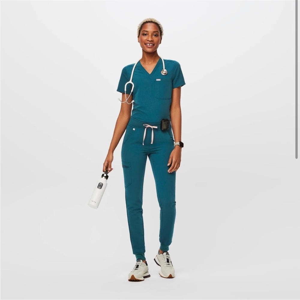 FIGS Caribbean Blue Scrub SET